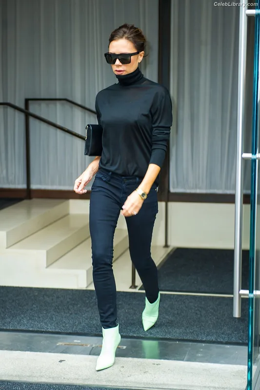 Victoria Beckham photo 17 of 202