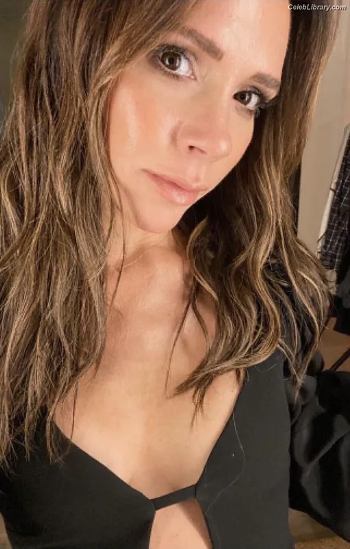 Victoria Beckham photo 7 of 202