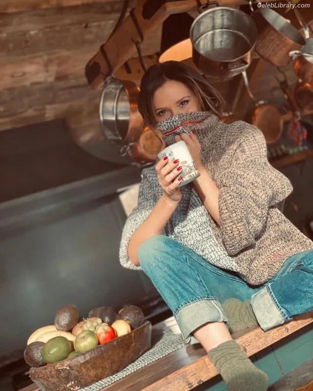 Victoria Beckham photo 16 of 202