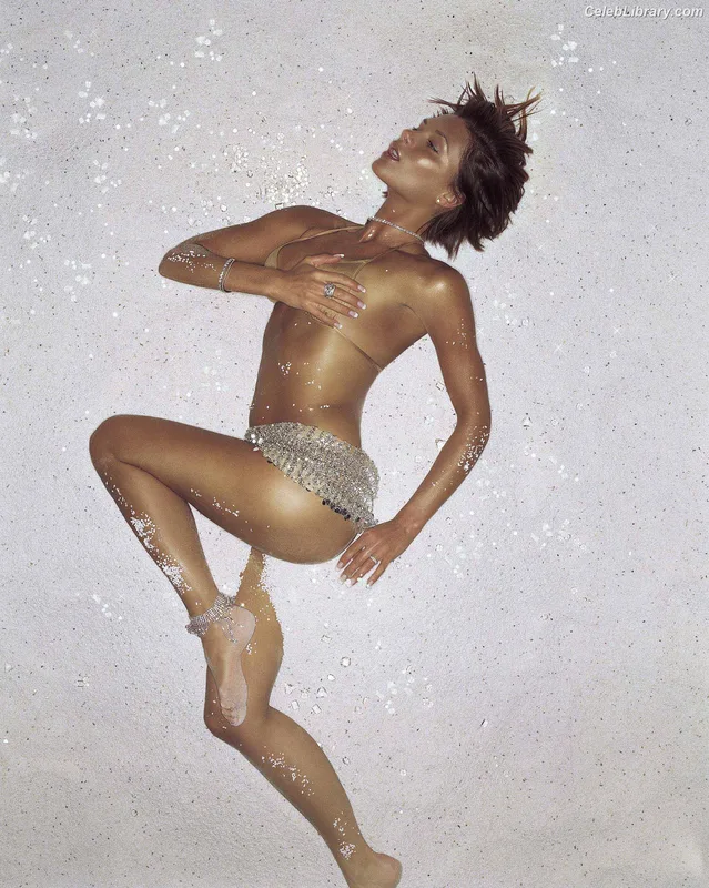 Victoria Beckham photo 5 of 202