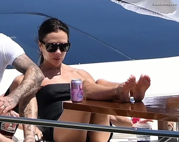 Victoria Beckham photo 7 of 202