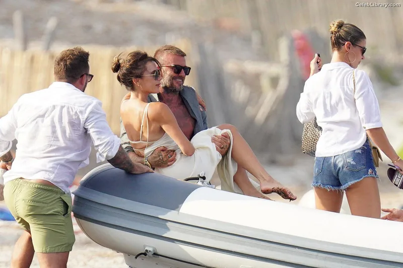 Victoria Beckham photo 9 of 202