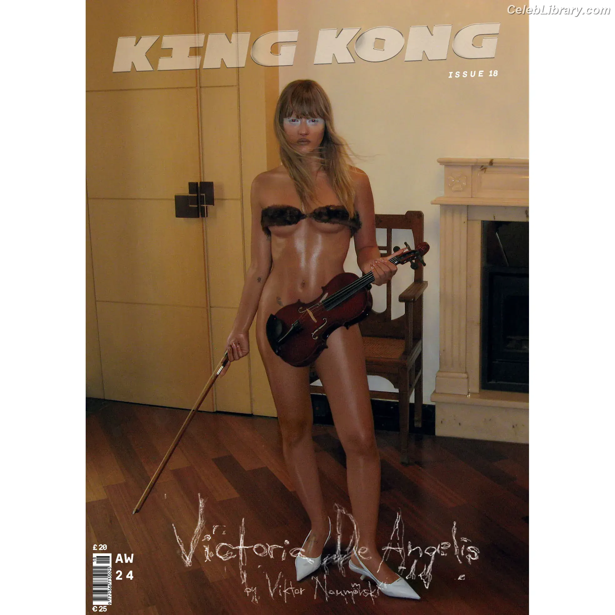 Victoria De Angelis photo 9 of 912