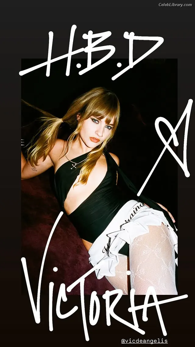 Victoria De Angelis photo 18 of 912