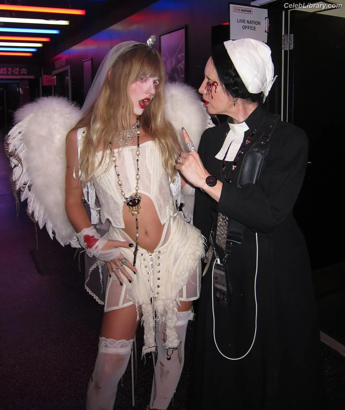 Victoria De Angelis photo 17 of 912