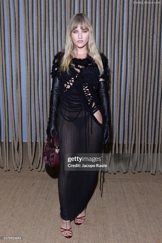 Victoria De Angelis photo 23 of 911