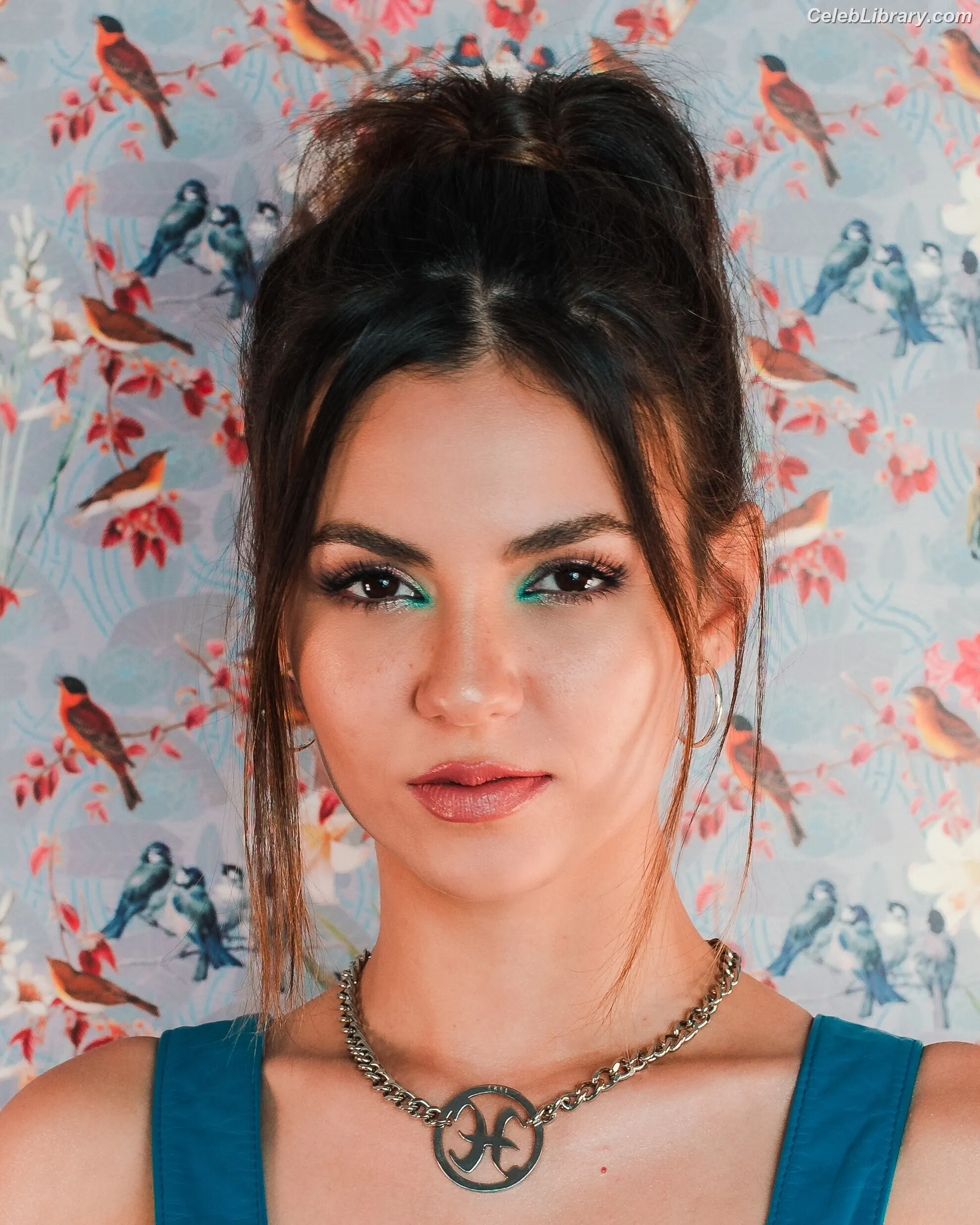 Victoria Justice photo 14 of 3456