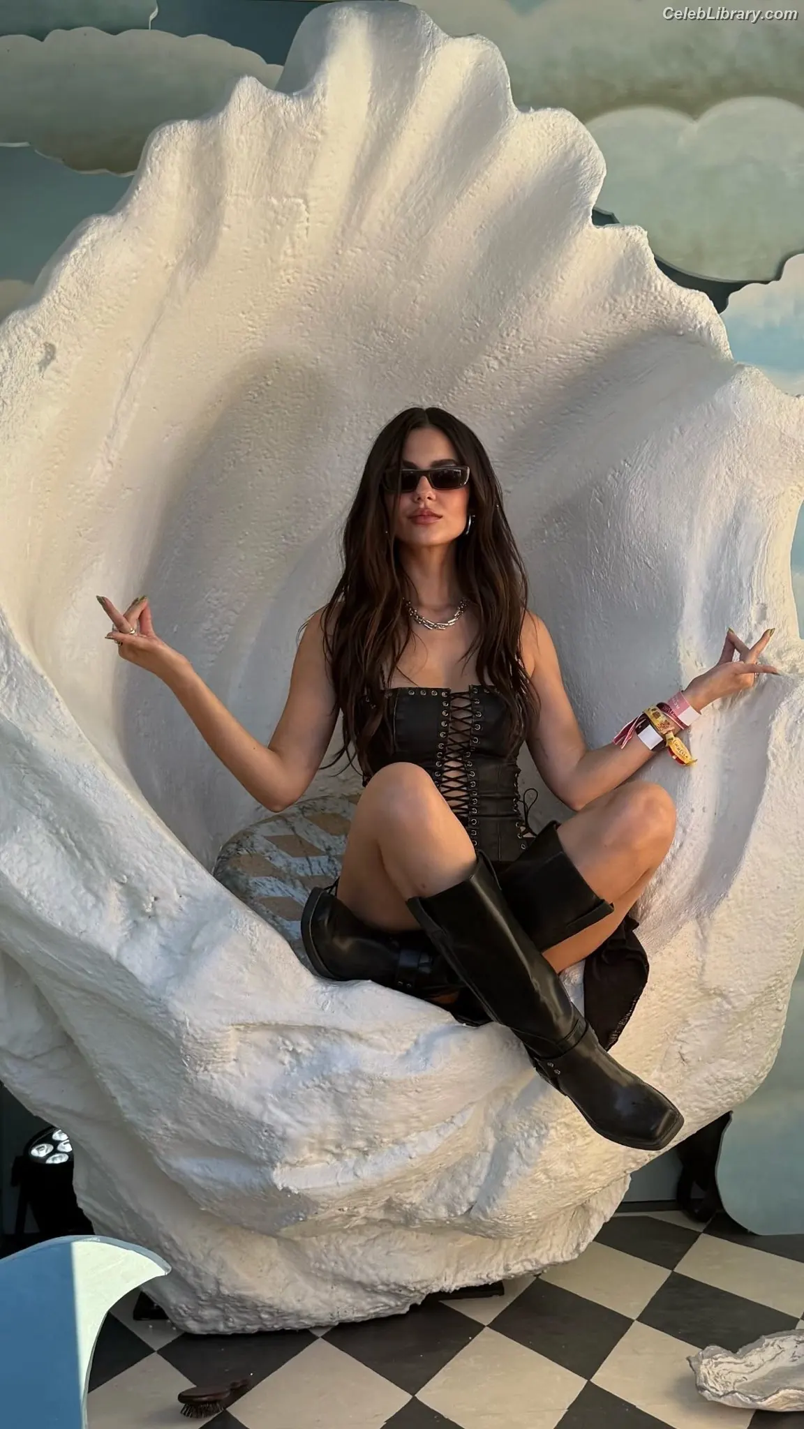 Victoria Justice photo 6 of 3456