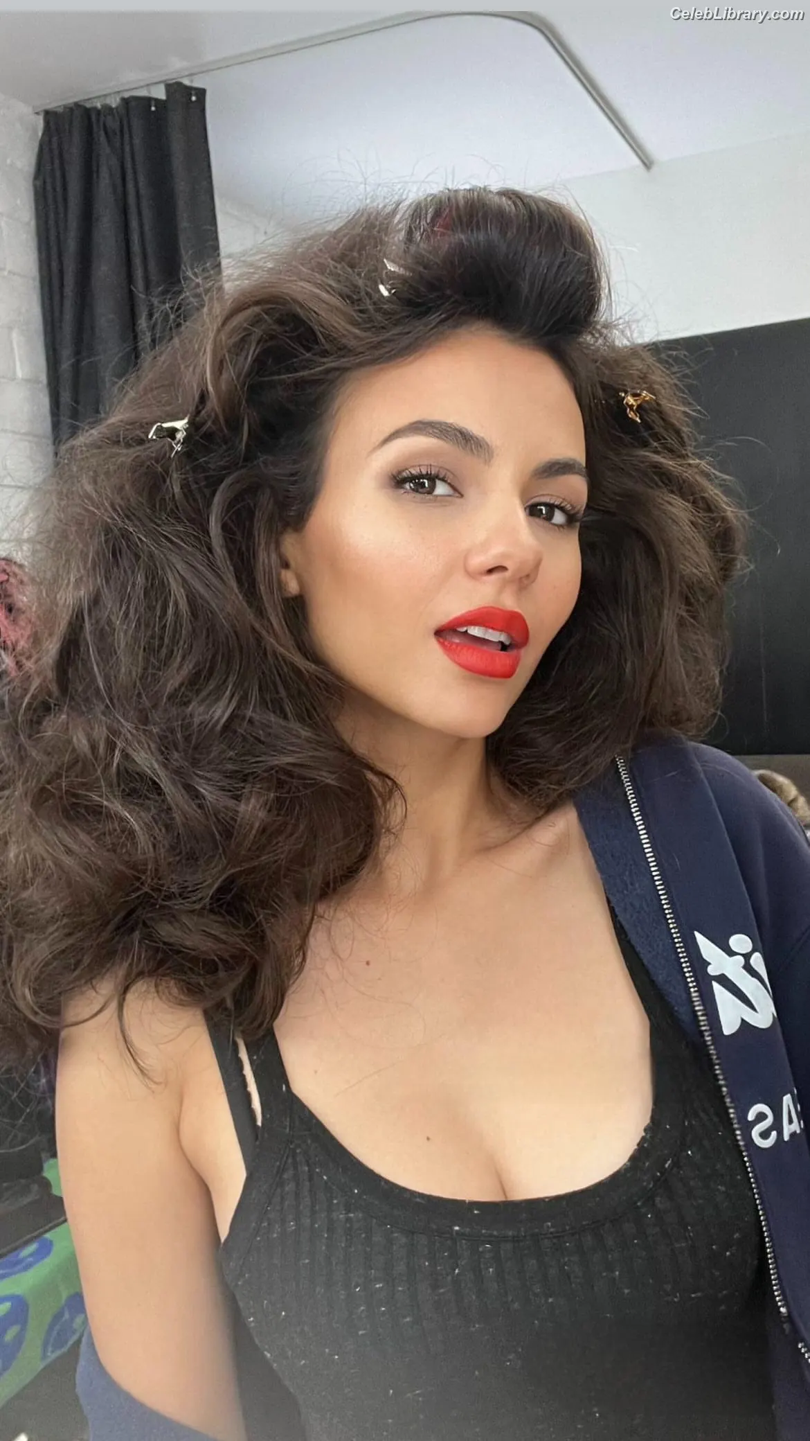 Victoria Justice photo 6 of 3456