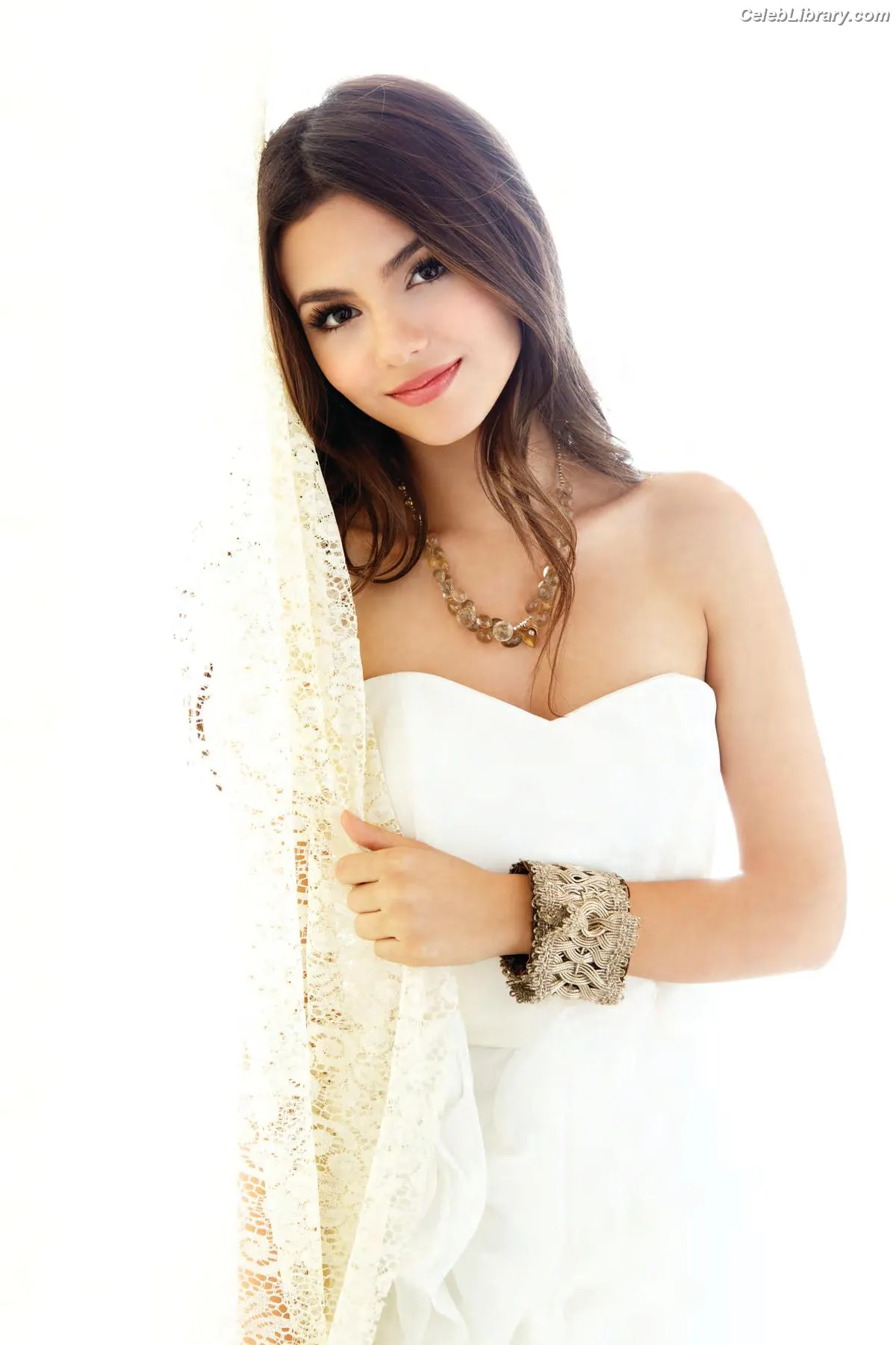 Victoria Justice photo 13 of 3456