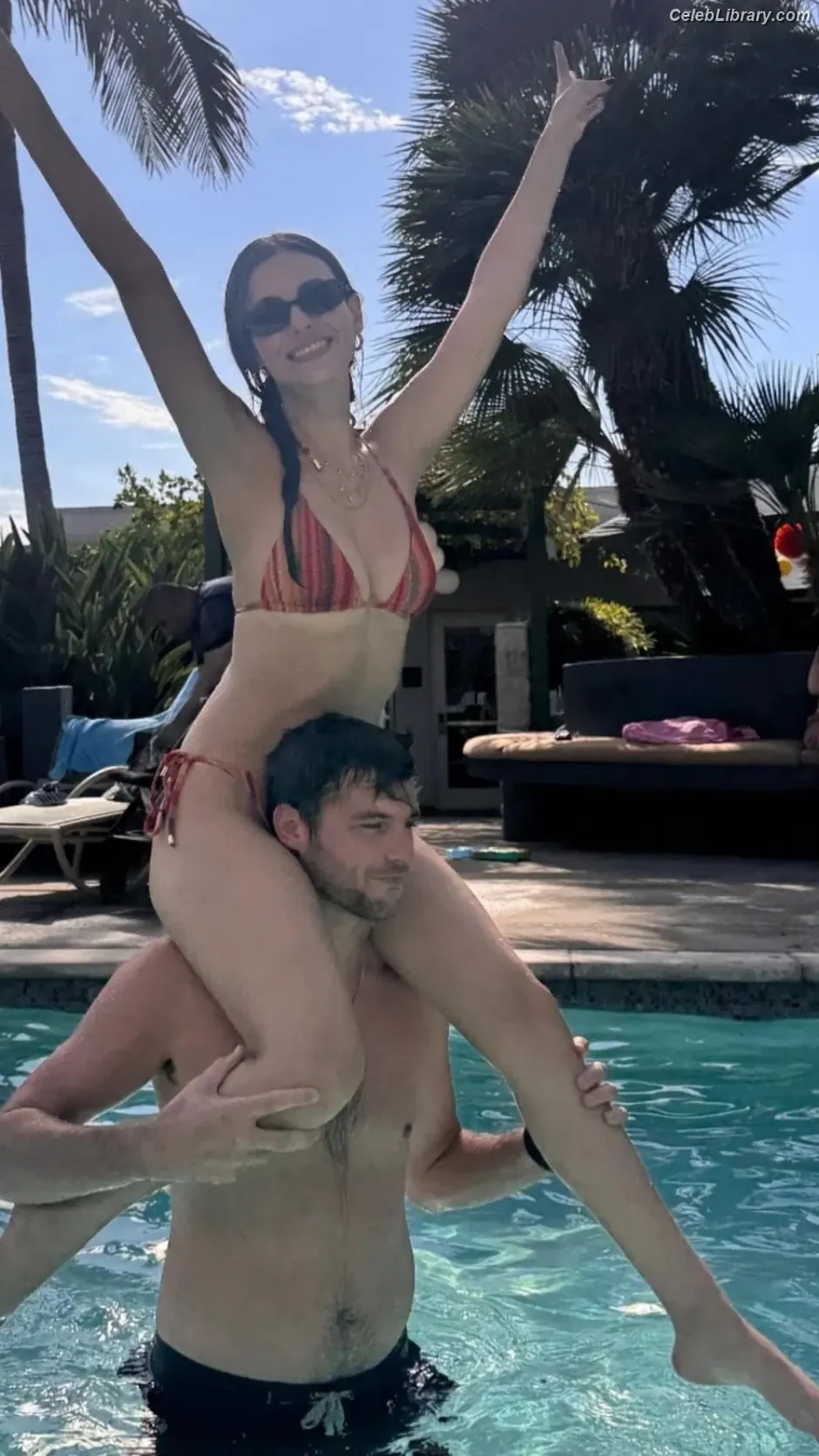 Victoria Justice photo 12 of 3456