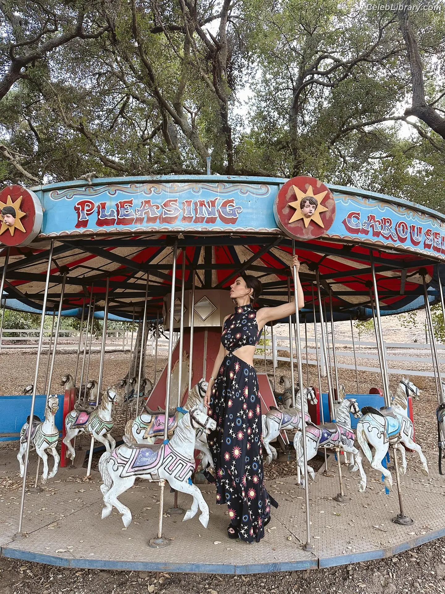Victoria Justice photo 5 of 3456