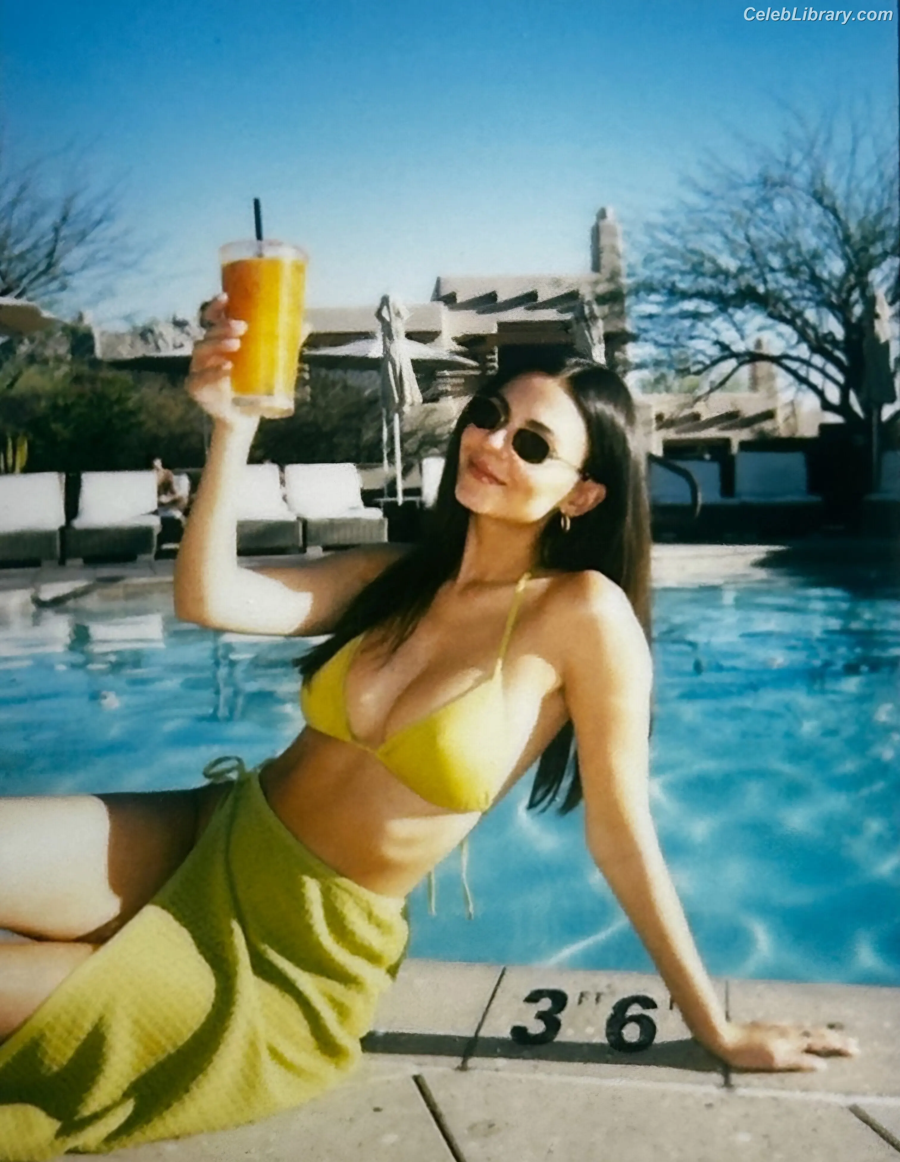 Victoria Justice photo 5 of 3456
