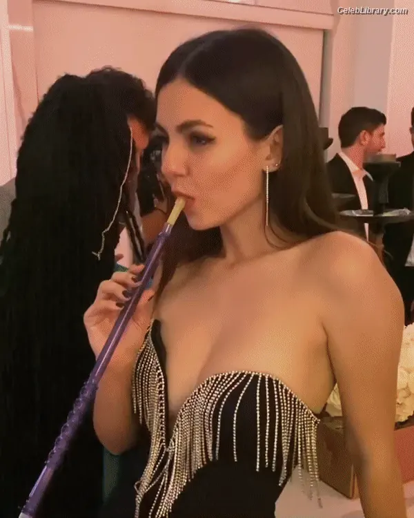 Victoria Justice photo 10 of 3456
