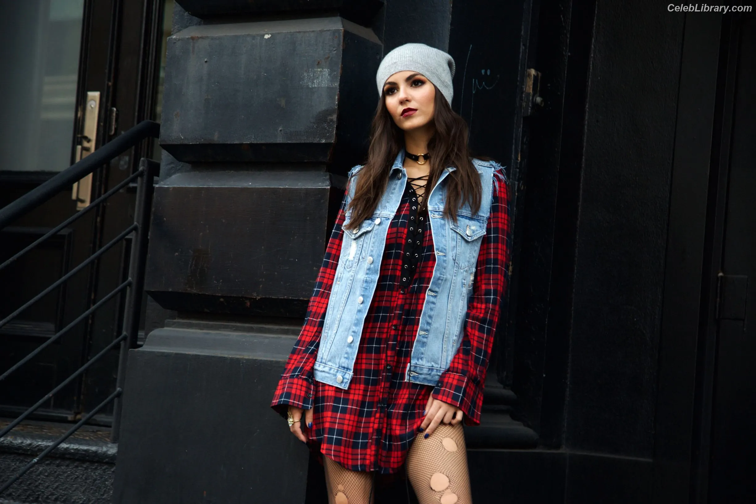Victoria Justice photo 2 of 3456