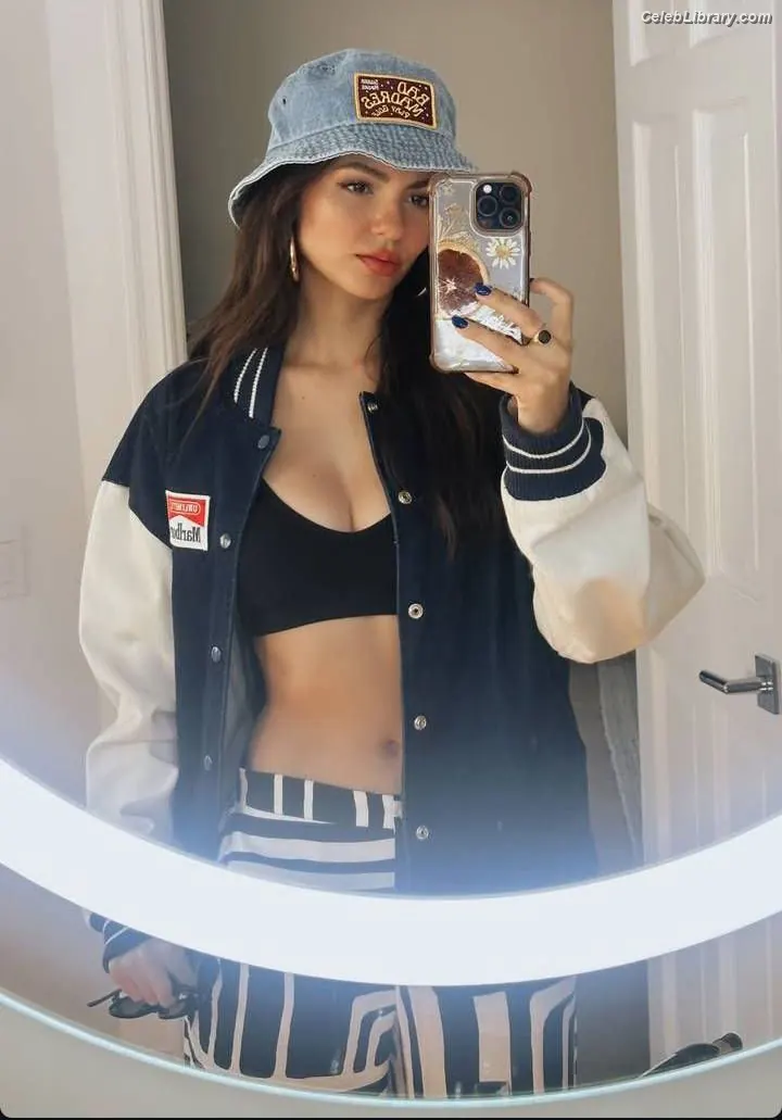 Victoria Justice photo 6 of 3456