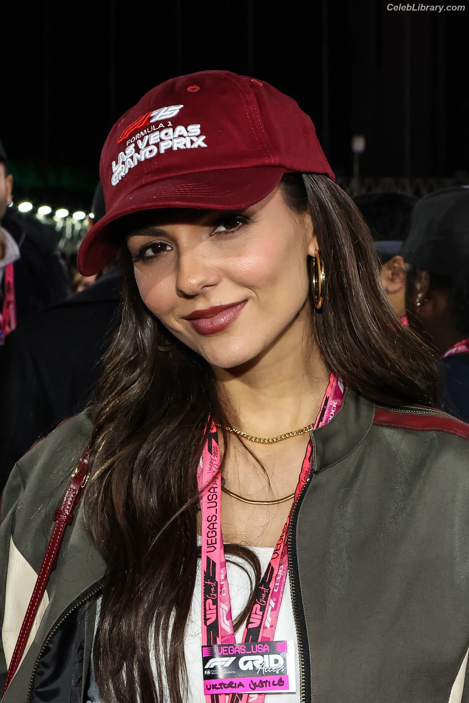 Victoria Justice photo 17 of 3456