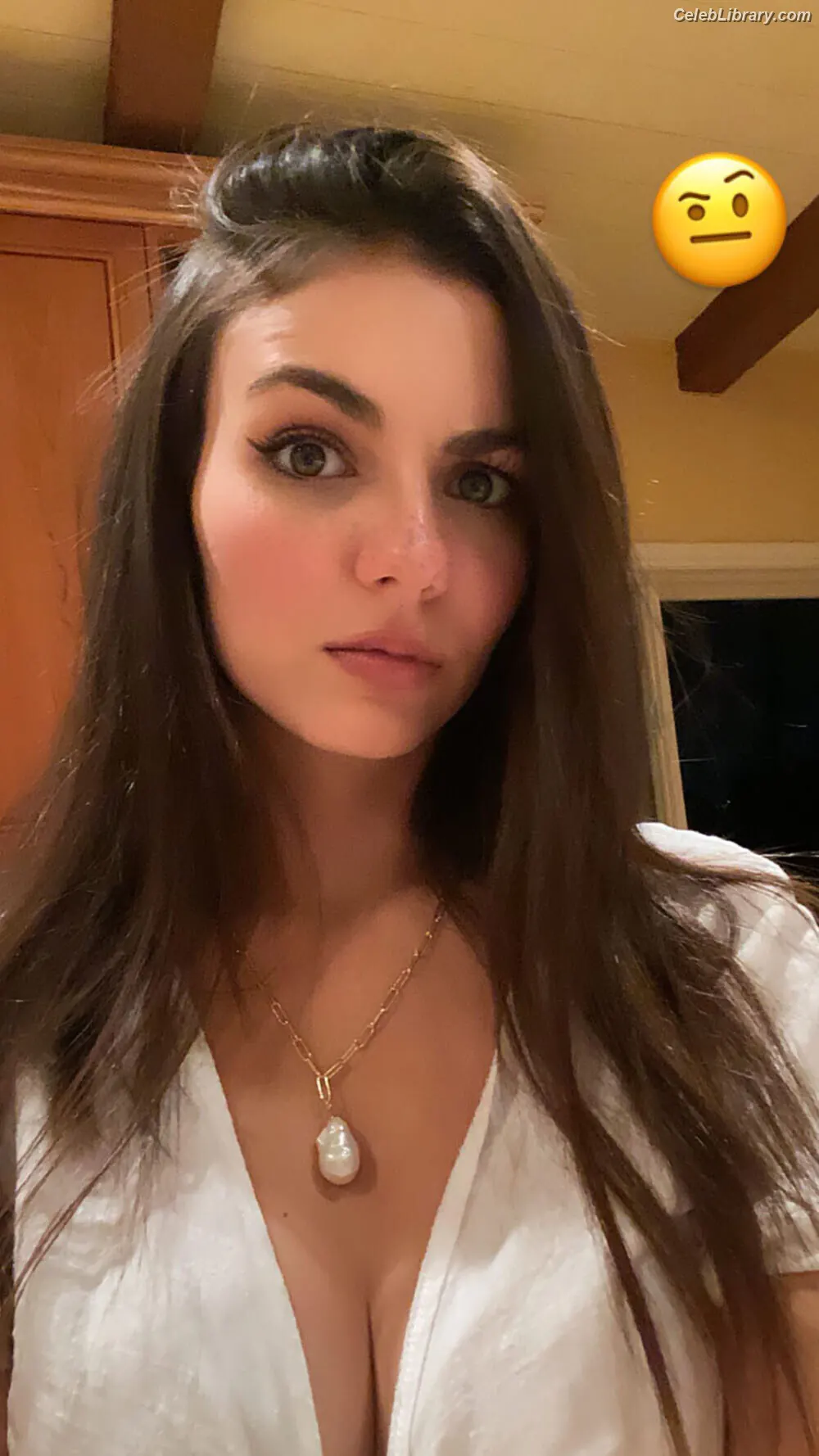 Victoria Justice photo 19 of 3456
