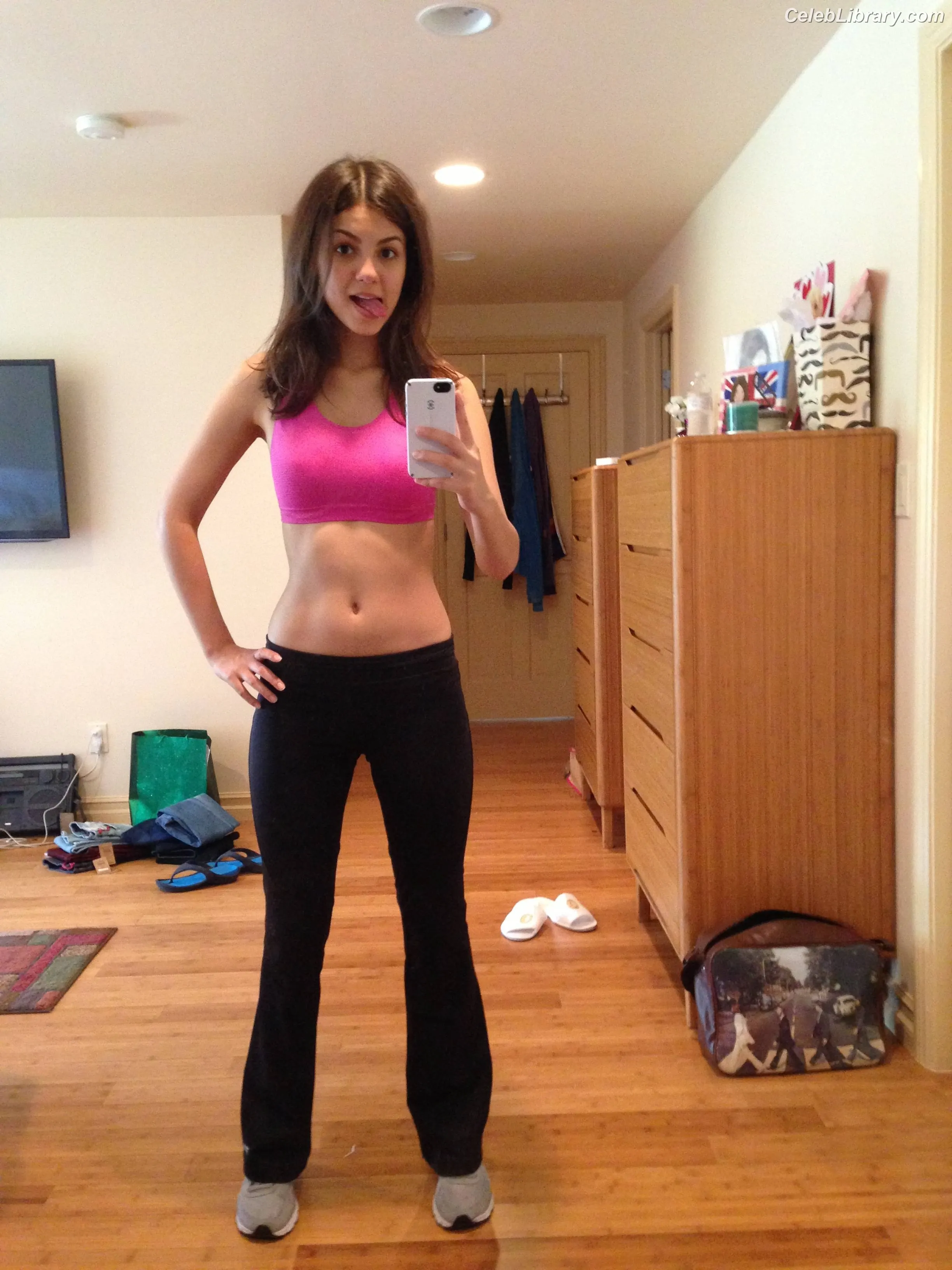 Victoria Justice photo 6 of 3456