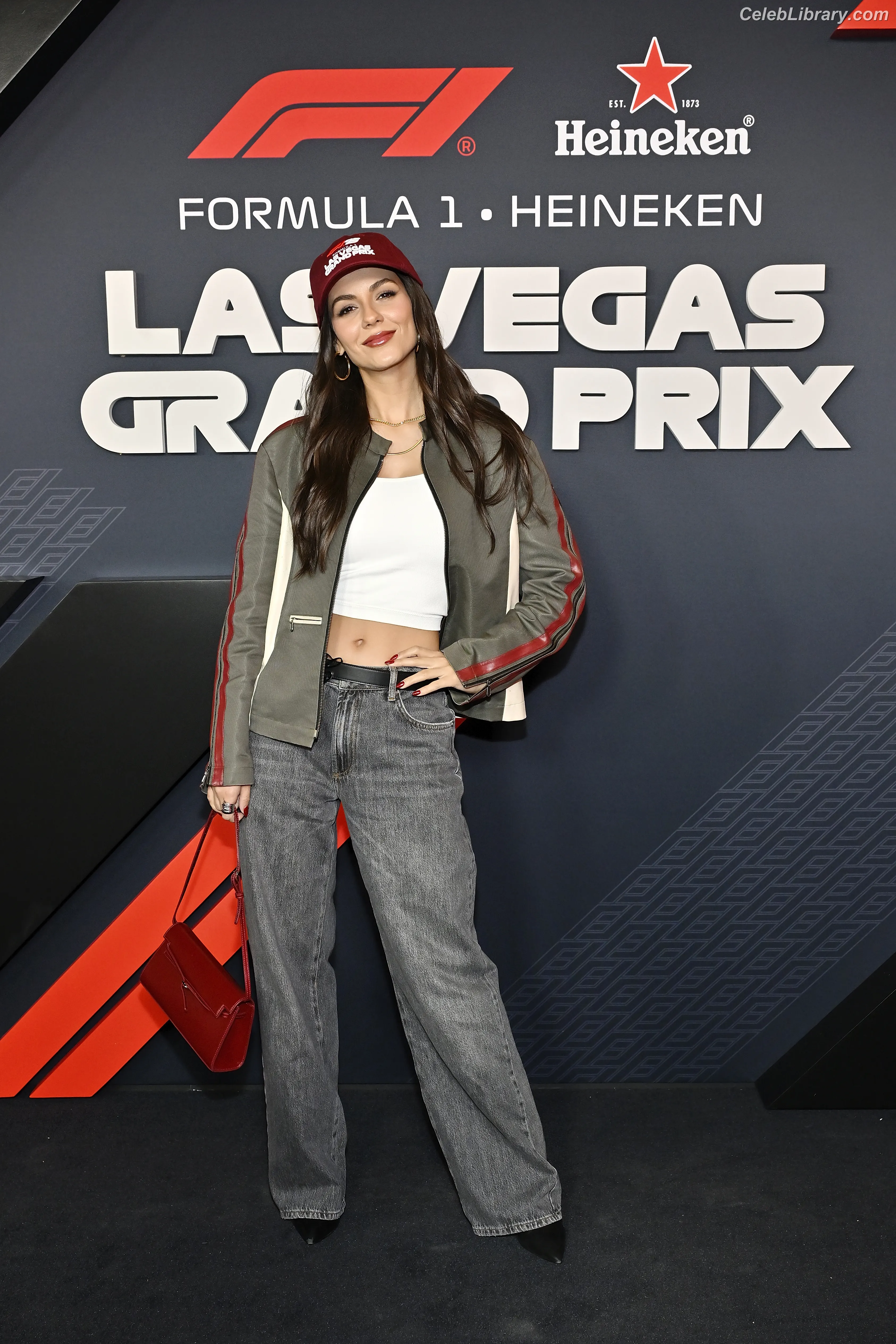 Victoria Justice photo 9 of 3456