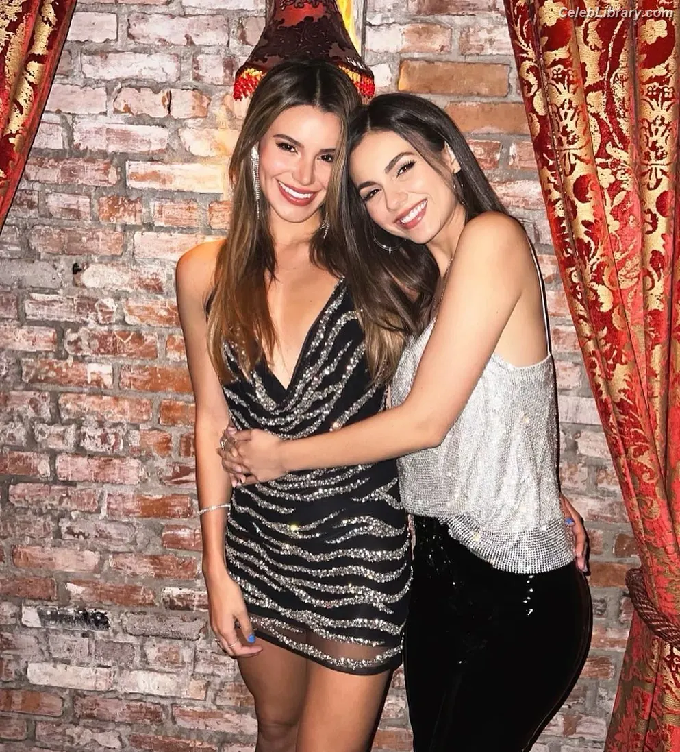 Victoria Justice photo 2 of 3456