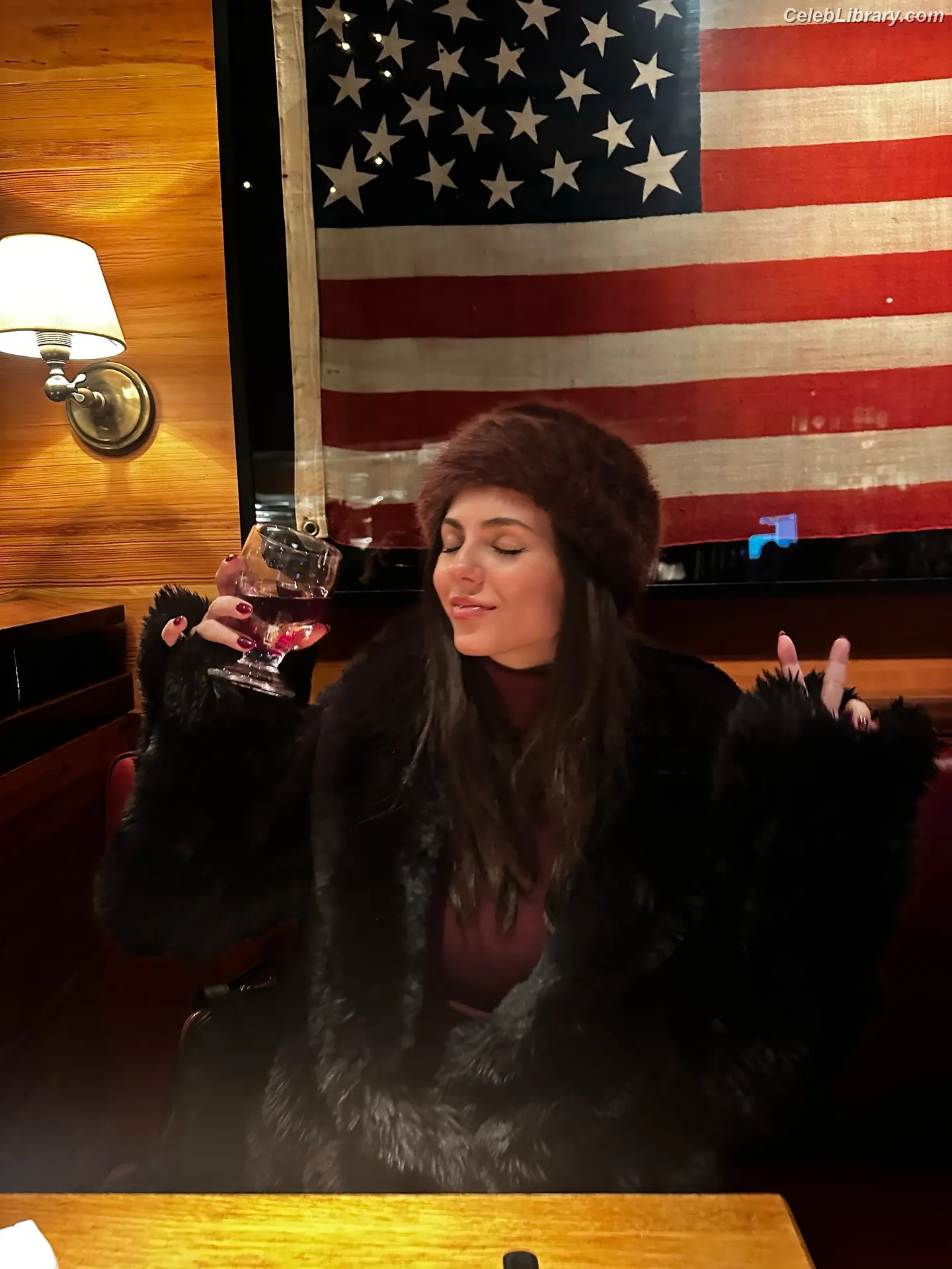 Victoria Justice photo 2 of 3456