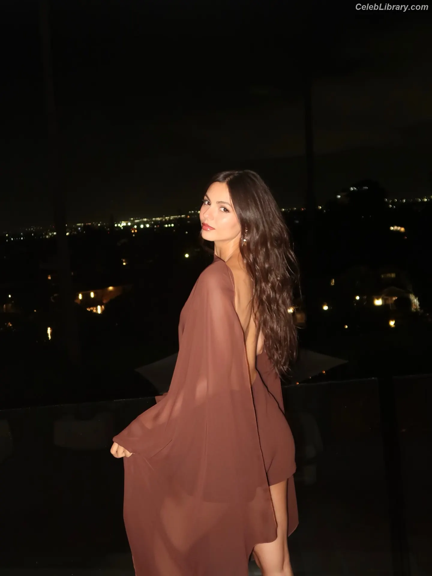 Victoria Justice photo 17 of 3456
