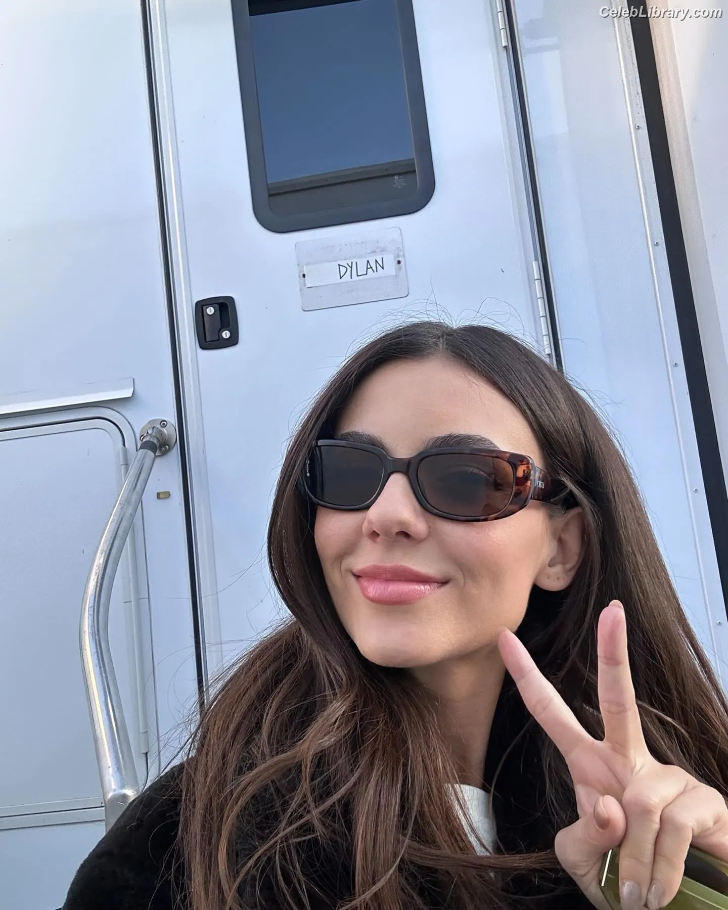 Victoria Justice photo 21 of 3456