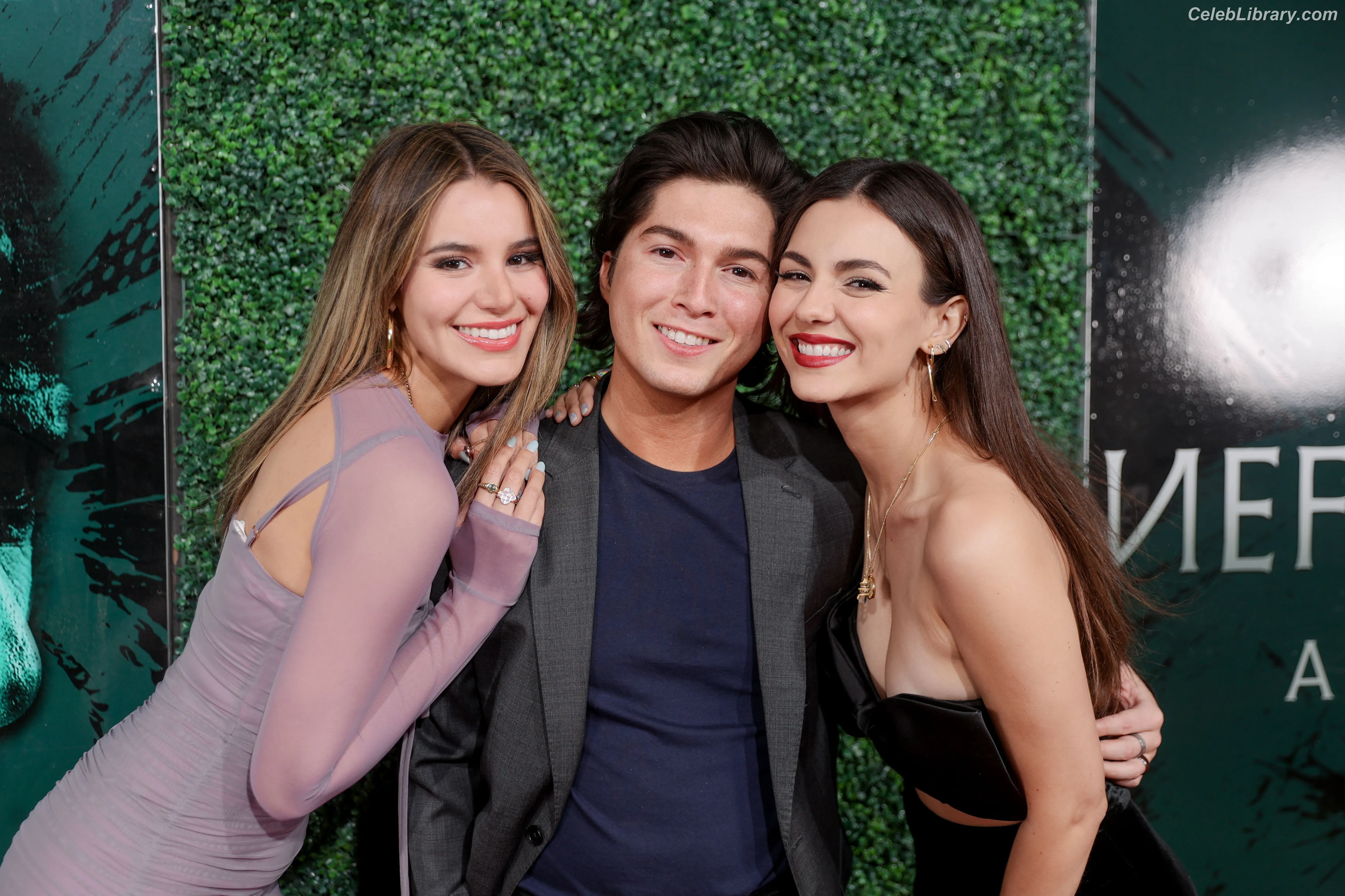 Victoria Justice photo 22 of 3456