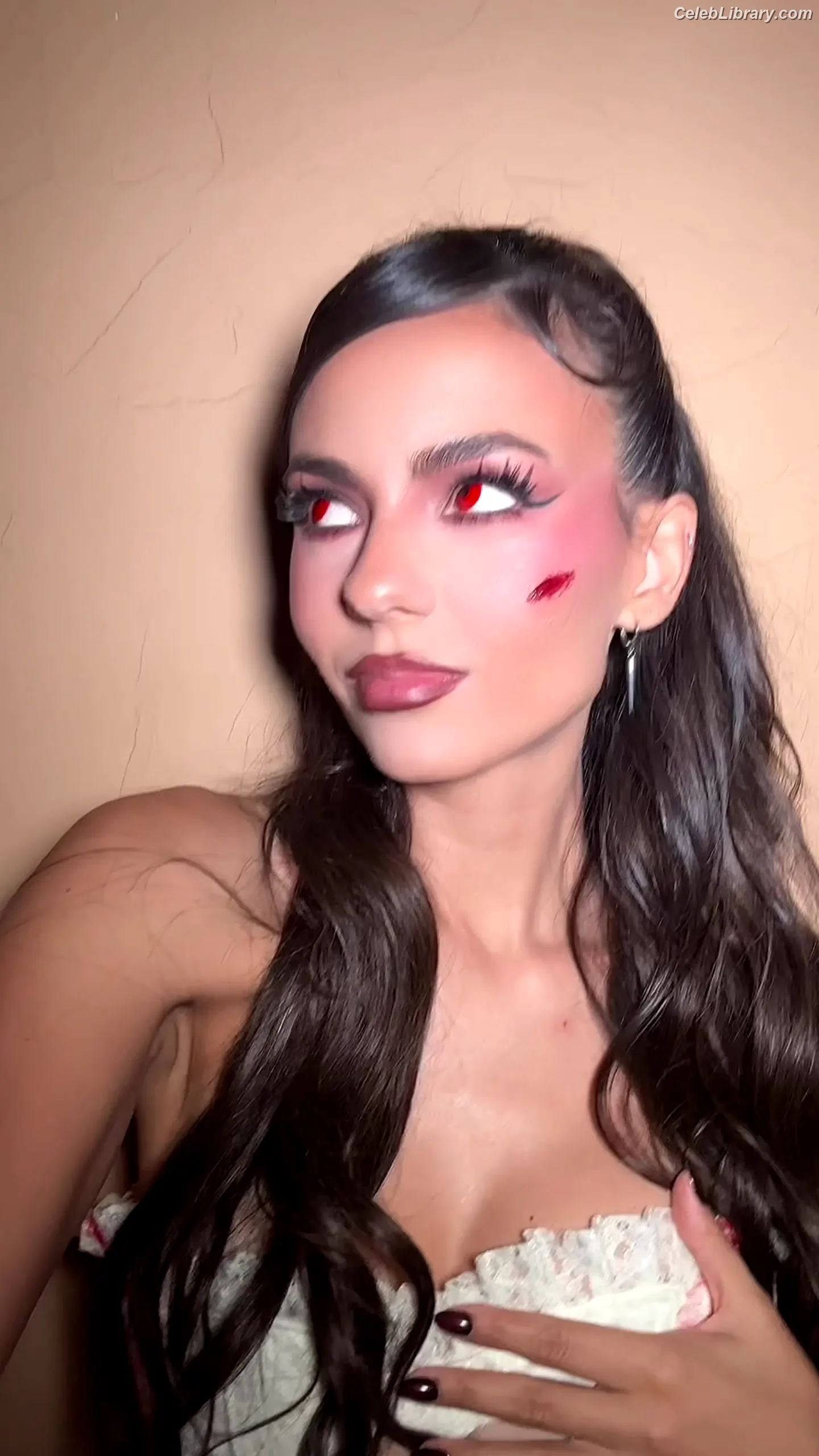 Victoria Justice photo 17 of 3456