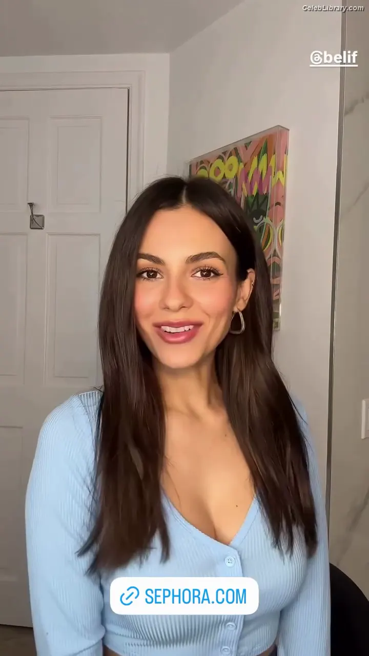 Victoria Justice photo 4 of 3456