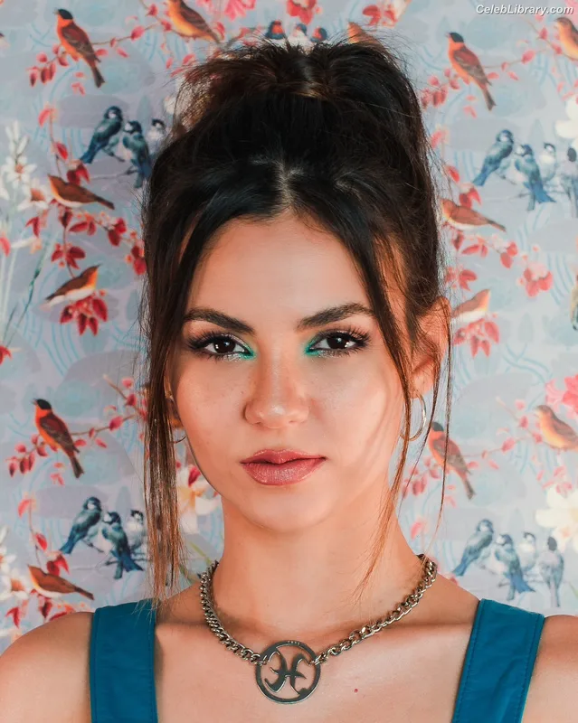 Victoria Justice photo 14 of 3442
