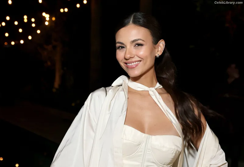 Victoria Justice photo 19 of 3442