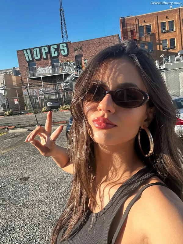 Victoria Justice photo 19 of 3442