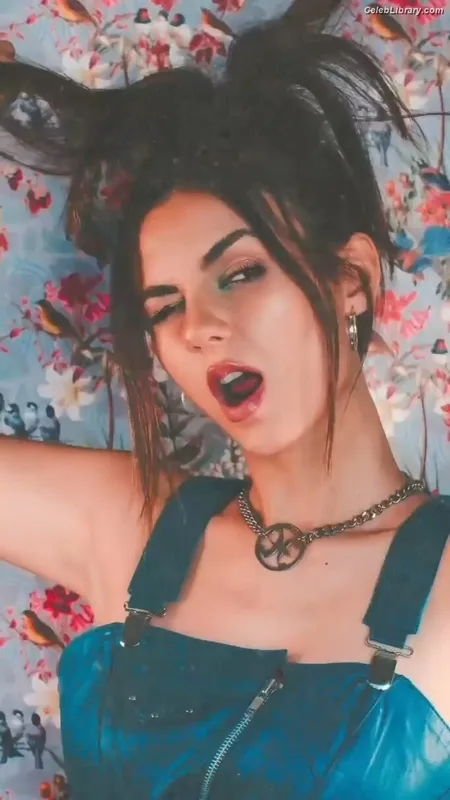 Victoria Justice photo 23 of 3442