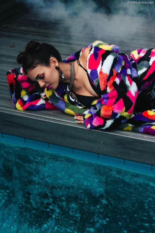 Victoria Justice photo 9 of 3442