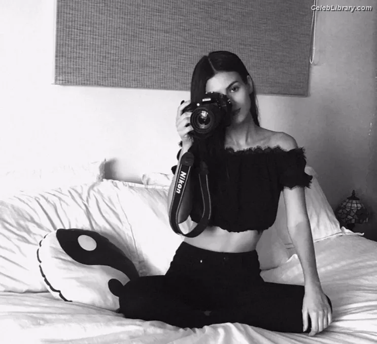 Victoria Justice photo 2 of 3442