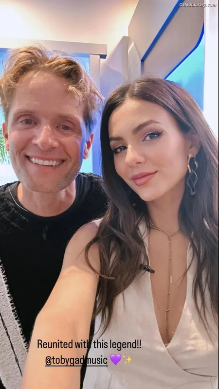 Victoria Justice photo 8 of 3442