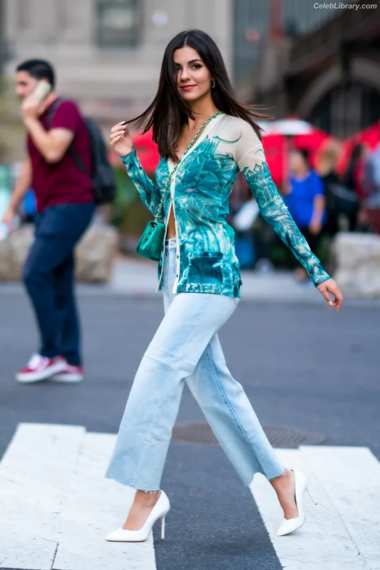 Victoria Justice photo 16 of 3442