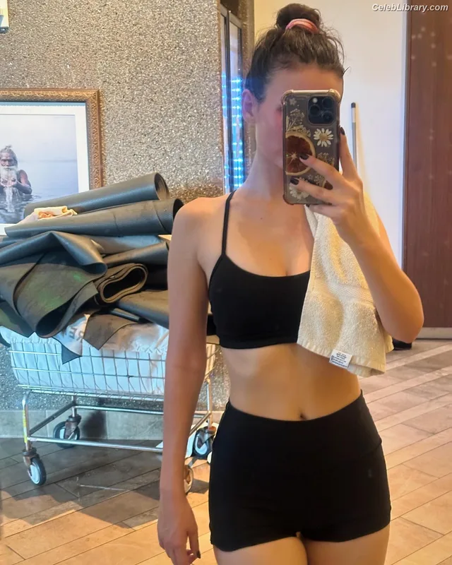 Victoria Justice photo 15 of 3442