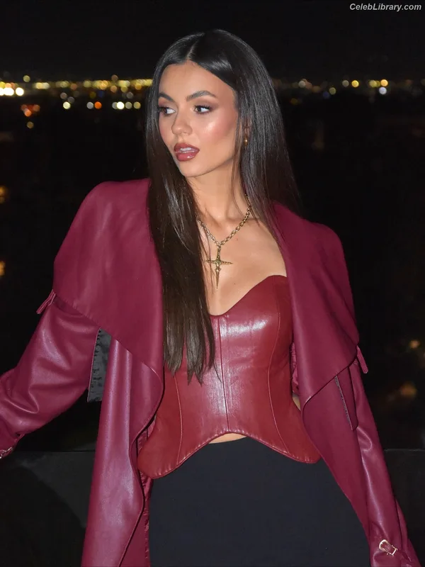 Victoria Justice photo 10 of 3442