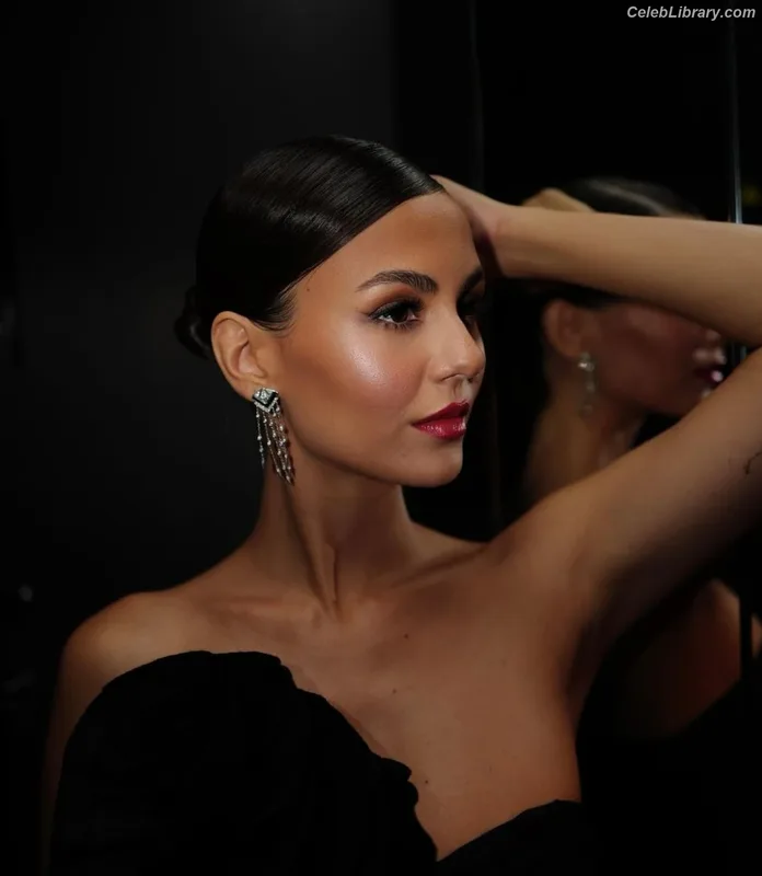 Victoria Justice photo 3 of 3442