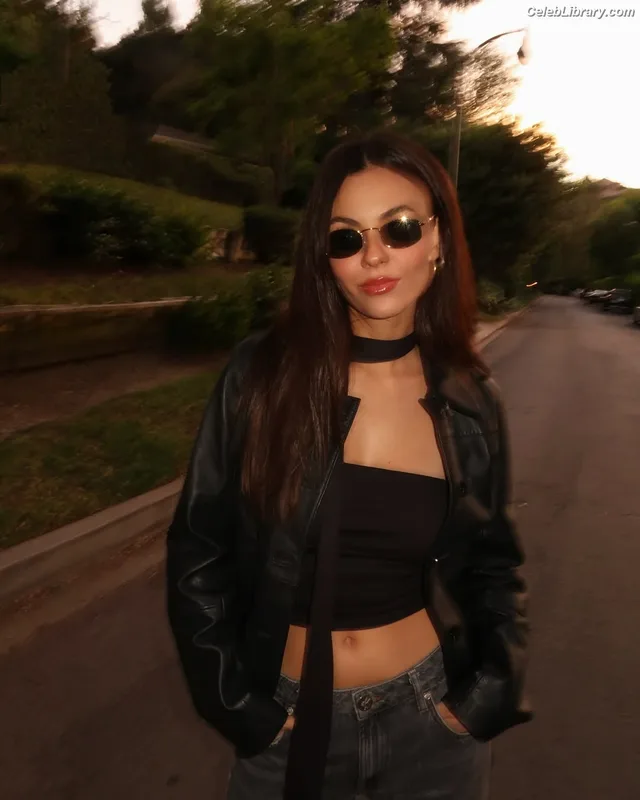Victoria Justice photo 11 of 3442