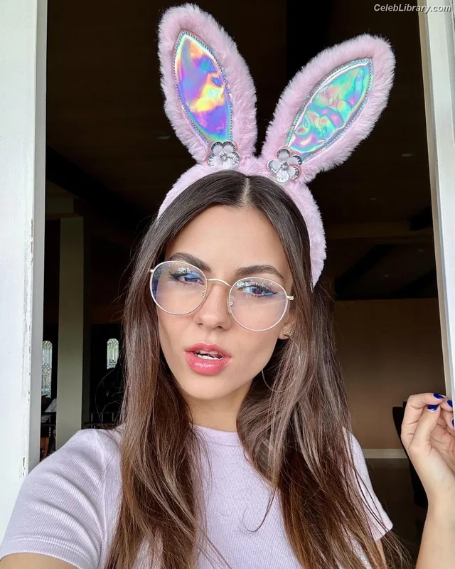 Victoria Justice photo 20 of 3442
