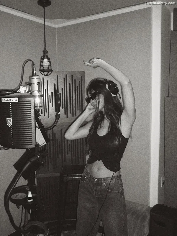 Victoria Justice photo 8 of 3442