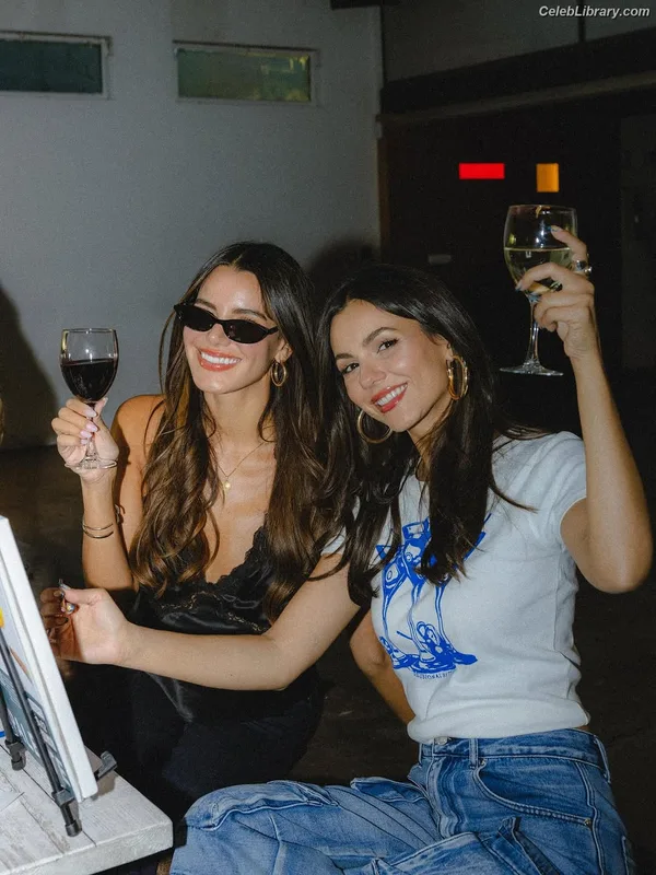 Victoria Justice photo 17 of 3442