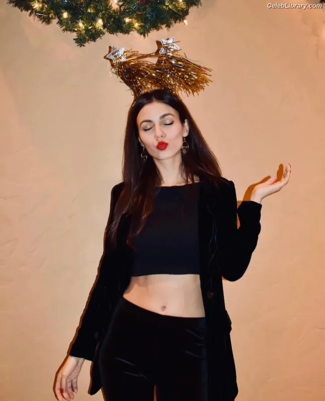 Victoria Justice photo 2 of 3442