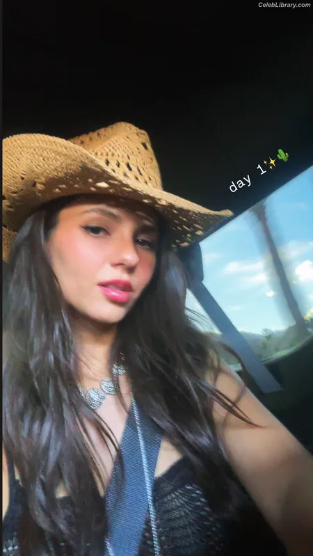 Victoria Justice photo 5 of 3442