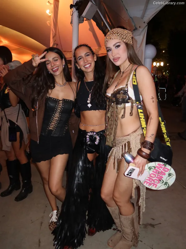Victoria Justice photo 7 of 3442