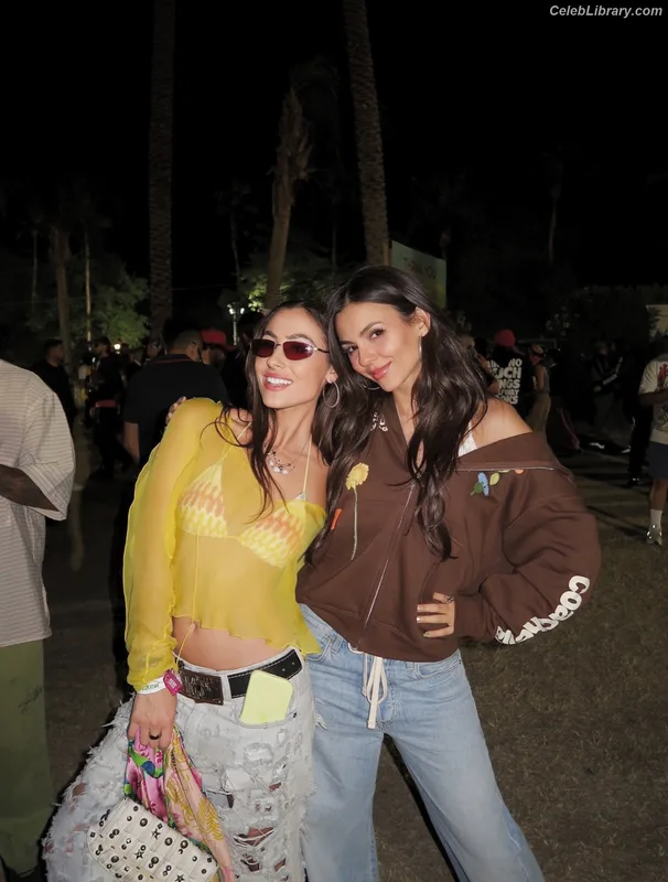 Victoria Justice photo 9 of 3442